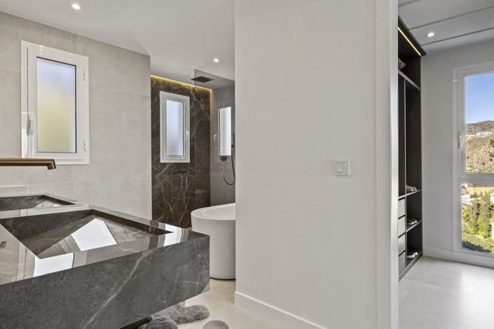 Image No.34-3 Bed Apartment for sale