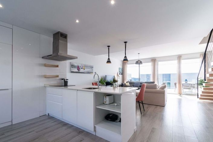 Image No.11-3 Bed Townhouse for sale