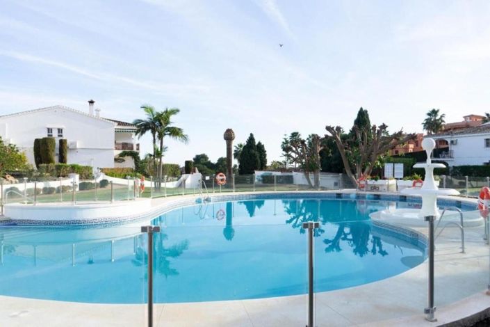 Image No.3-Appartement de 2 chambres à vendre à Estepona