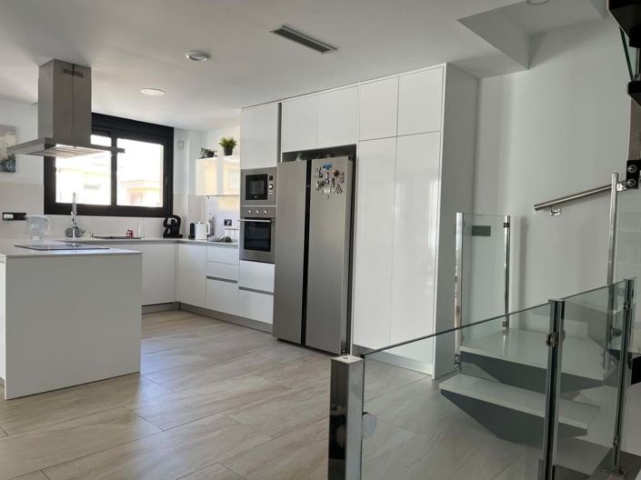 Image No.6-3 Bed Villa for sale