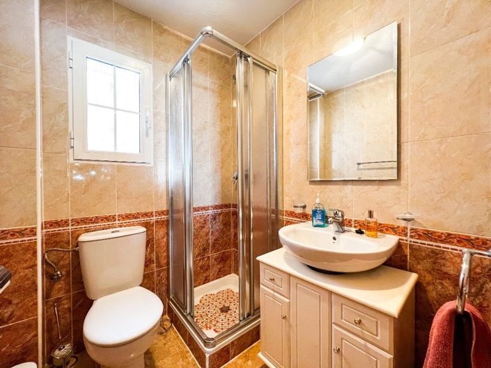 Image No.14-3 Bed Townhouse for sale