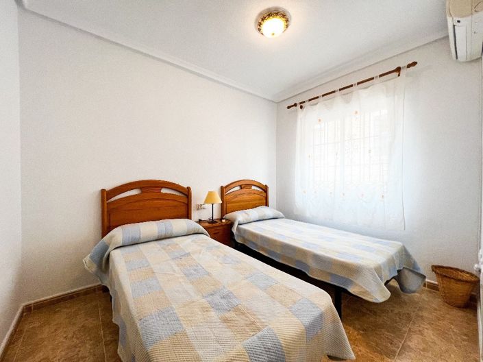 Image No.16-3 Bed Townhouse for sale