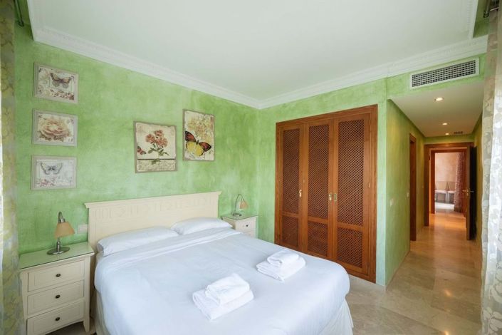 Image No.24-3 Bed Apartment for sale