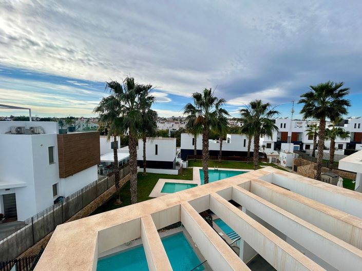 Image No.29-3 Bed Villa for sale