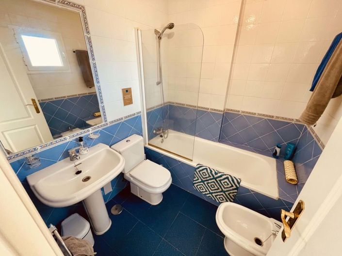 Image No.12-3 Bed Townhouse for sale