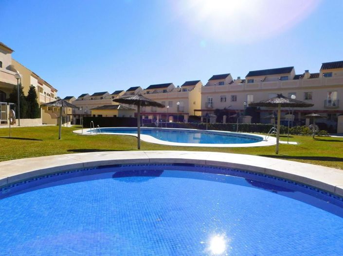 Image No.17-3 Bed Townhouse for sale