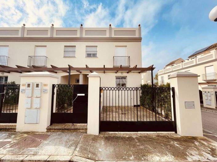 Image No.20-3 Bed Townhouse for sale