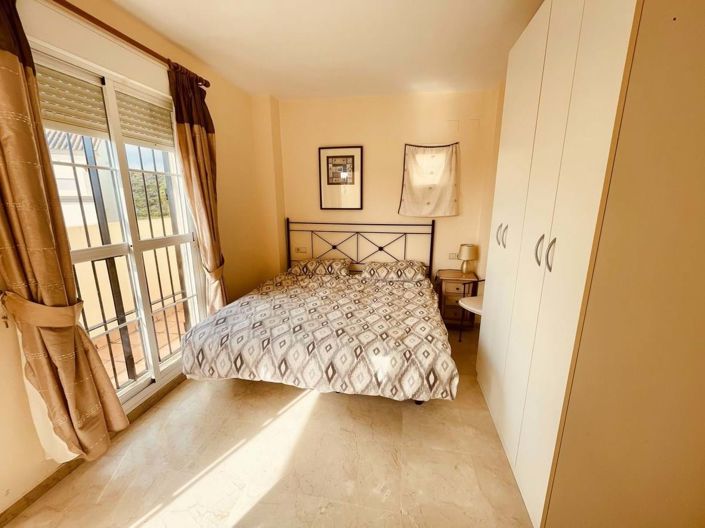 Image No.8-3 Bed Townhouse for sale