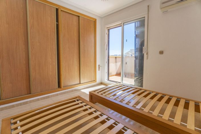 Image No.27-3 Bed Townhouse for sale