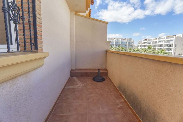 Image No.35-3 Bed Townhouse for sale