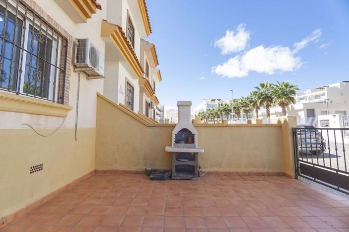 Image No.43-3 Bed Townhouse for sale