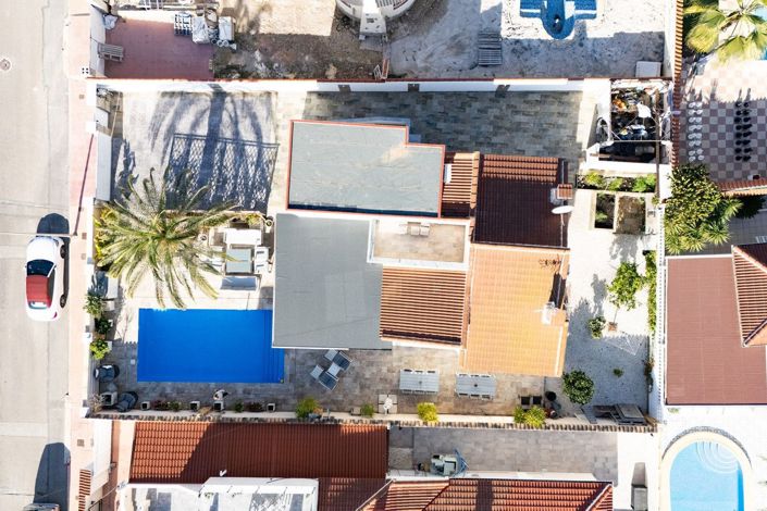 Image No.1-4 Bed Villa for sale