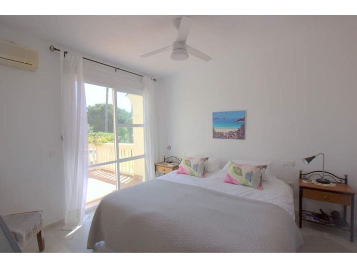 Image No.14-3 Bed Townhouse for sale