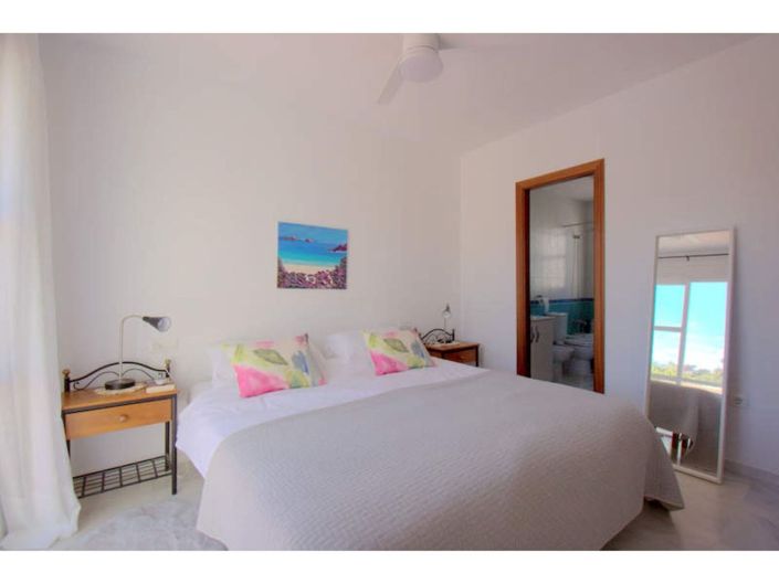 Image No.15-3 Bed Townhouse for sale