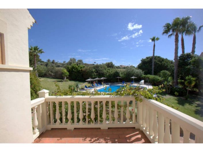 Image No.18-3 Bed Townhouse for sale