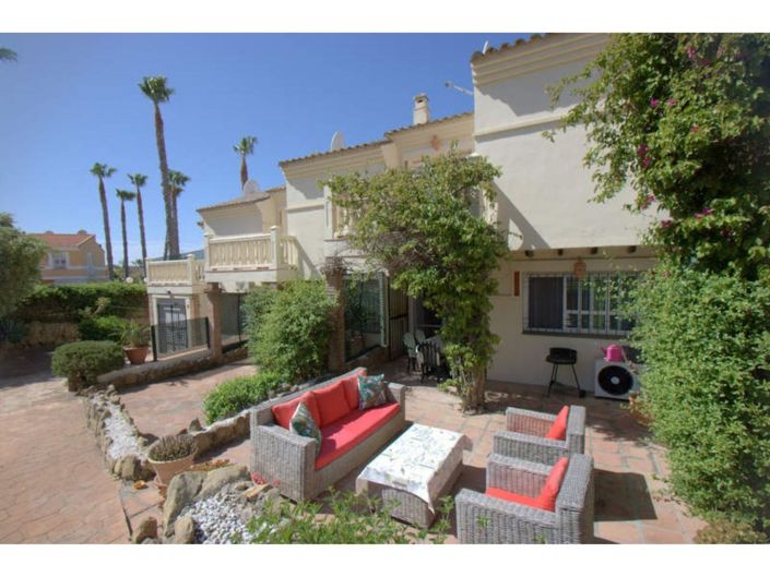 Image No.21-3 Bed Townhouse for sale