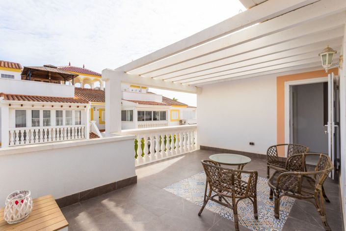 Image No.1-3 Bed Townhouse for sale