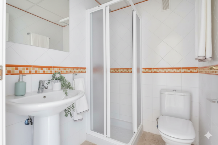 Image No.17-2 Bed Apartment for sale