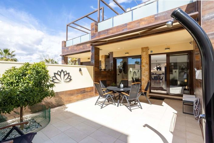 Image No.1-2 Bed Townhouse for sale