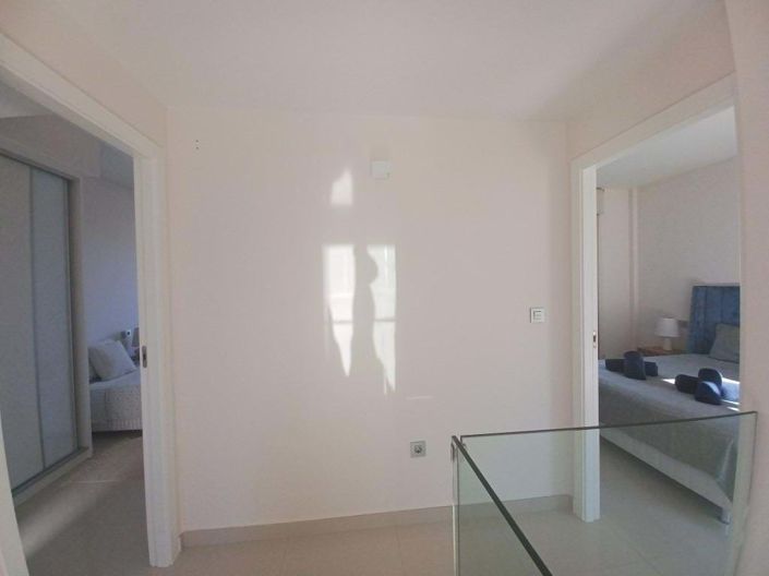 Image No.15-3 Bed Villa for sale