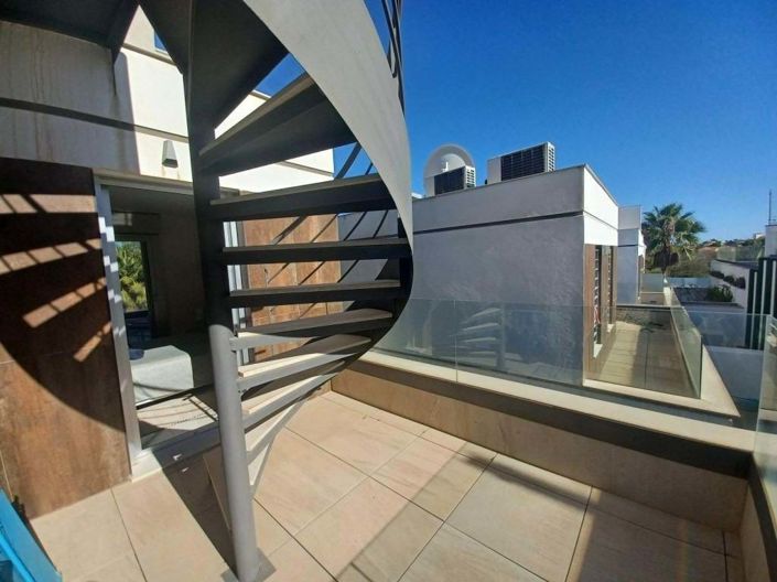 Image No.27-3 Bed Villa for sale