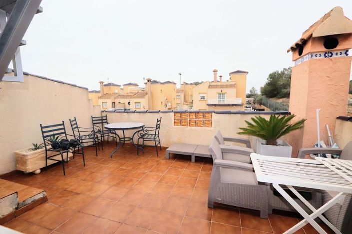 Image No.19-3 Bed Townhouse for sale