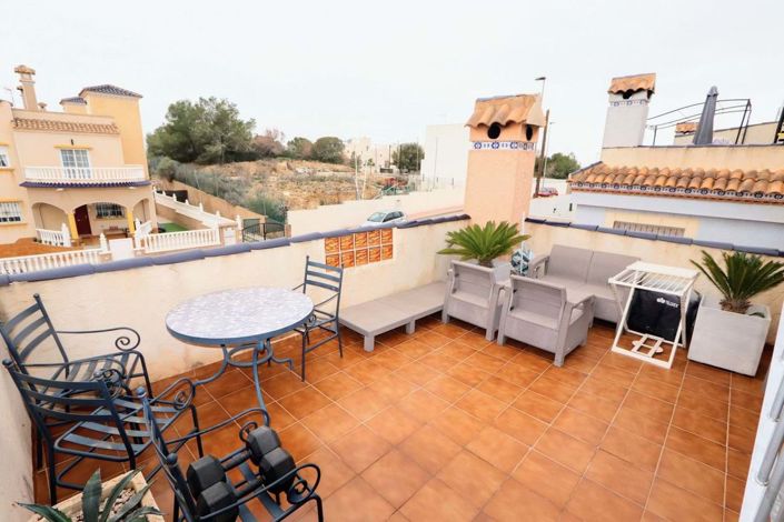 Image No.20-3 Bed Townhouse for sale