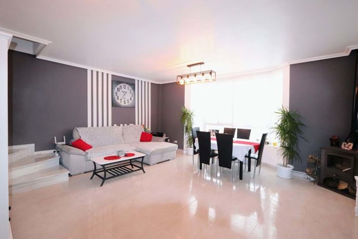 Image No.3-3 Bed Townhouse for sale