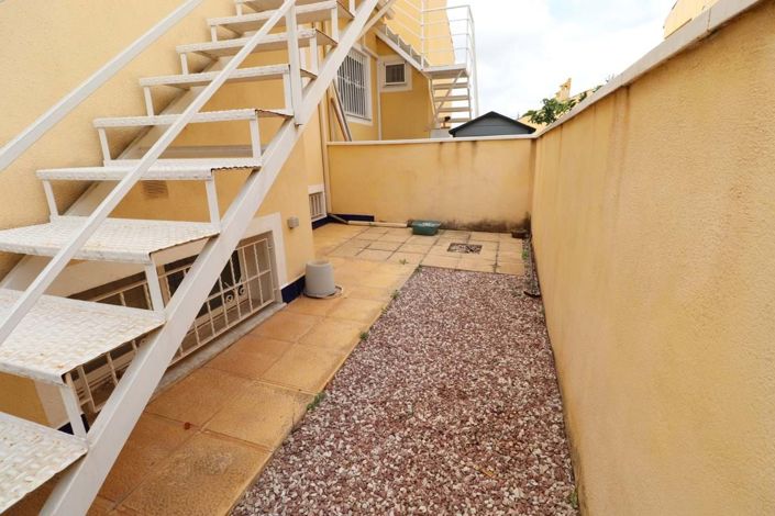 Image No.22-3 Bed Semi-Detached for sale