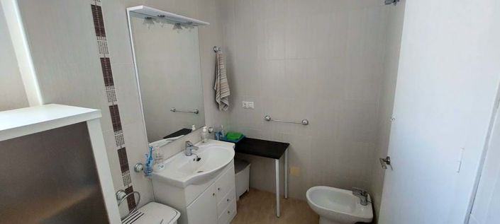 Image No.13-3 Bed Townhouse for sale