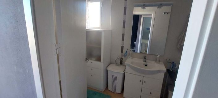 Image No.25-3 Bed Townhouse for sale