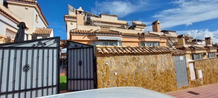 Image No.41-3 Bed Townhouse for sale