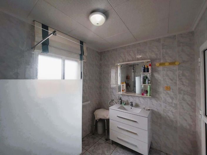 Image No.12-3 Bed Property for sale