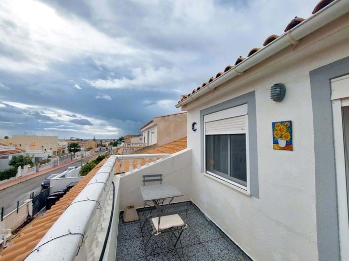 Image No.13-3 Bed Property for sale