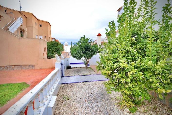 Image No.15-2 Bed Townhouse for sale