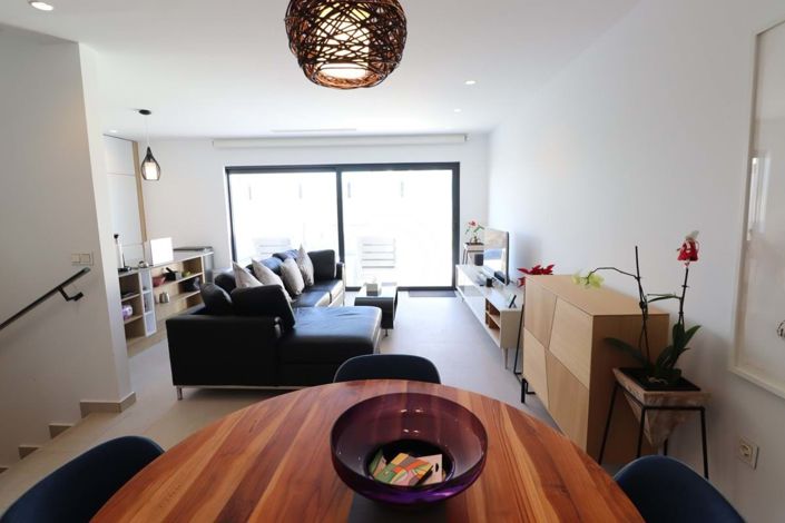 Image No.5-4 Bed Townhouse for sale