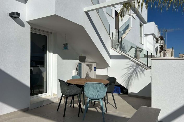 Image No.28-2 Bed Apartment for sale