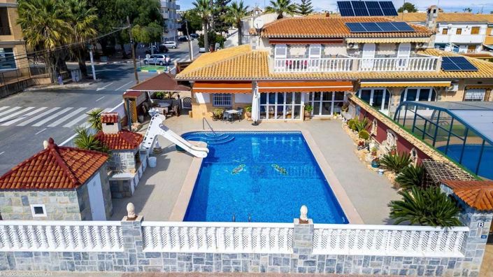 Image No.1-5 Bed Villa for sale