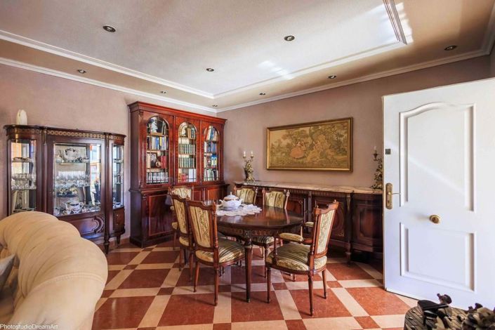 Image No.8-5 Bed Villa for sale