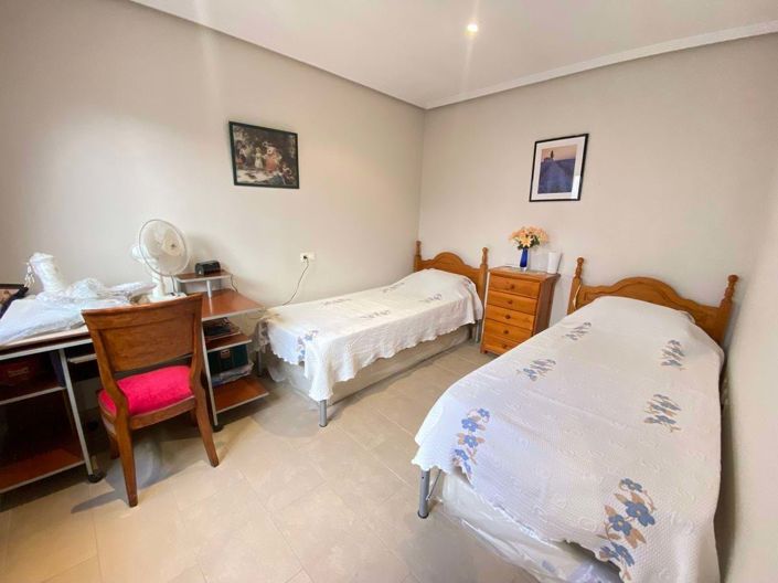 Image No.14-3 Bed Townhouse for sale