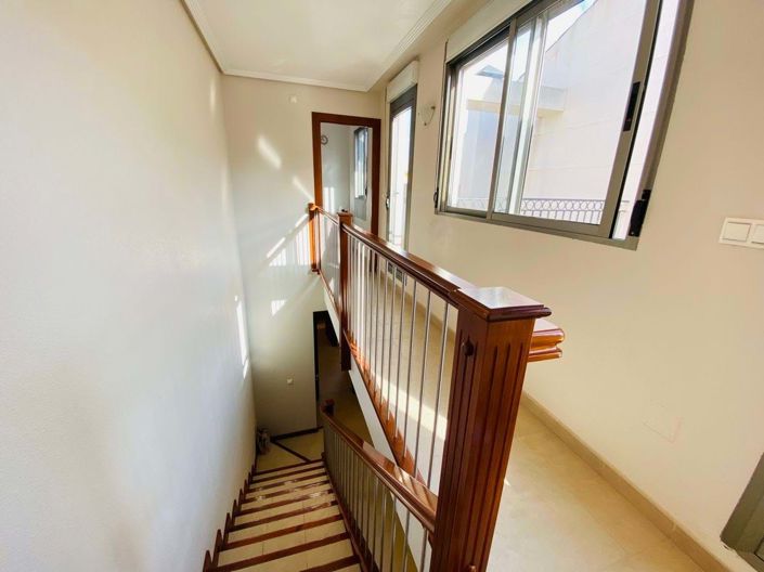 Image No.16-3 Bed Townhouse for sale