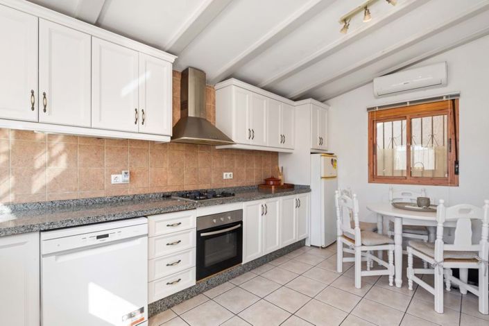 Image No.11-5 Bed Villa for sale