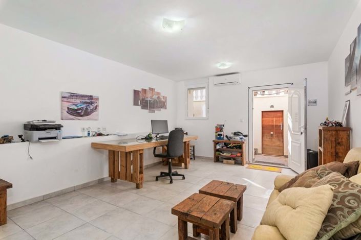 Image No.28-5 Bed Villa for sale