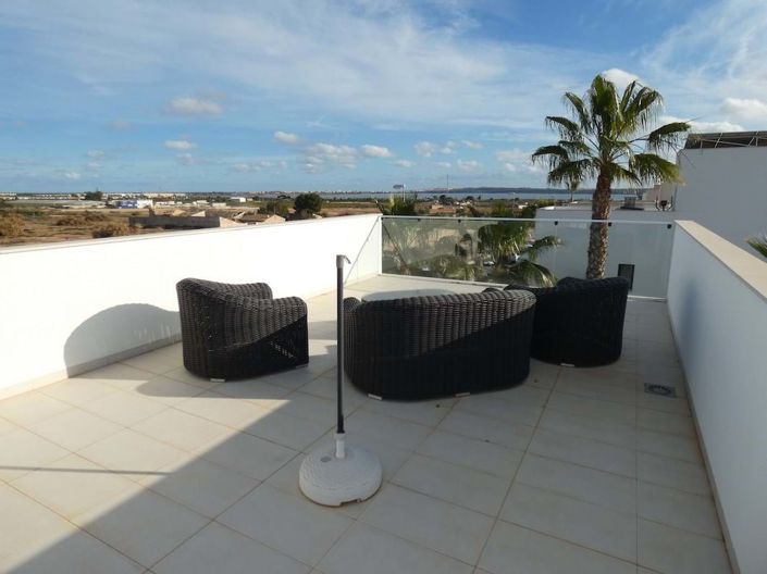 Image No.2-3 Bed Villa for sale