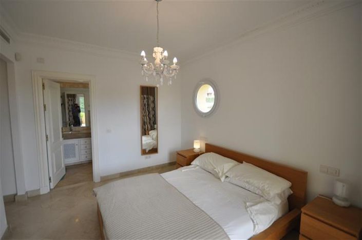 Image No.20-3 Bed Apartment for sale