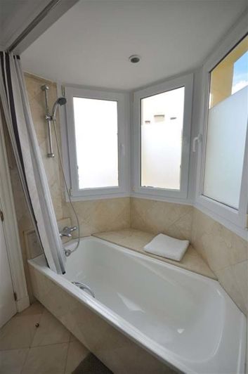 Image No.22-3 Bed Apartment for sale