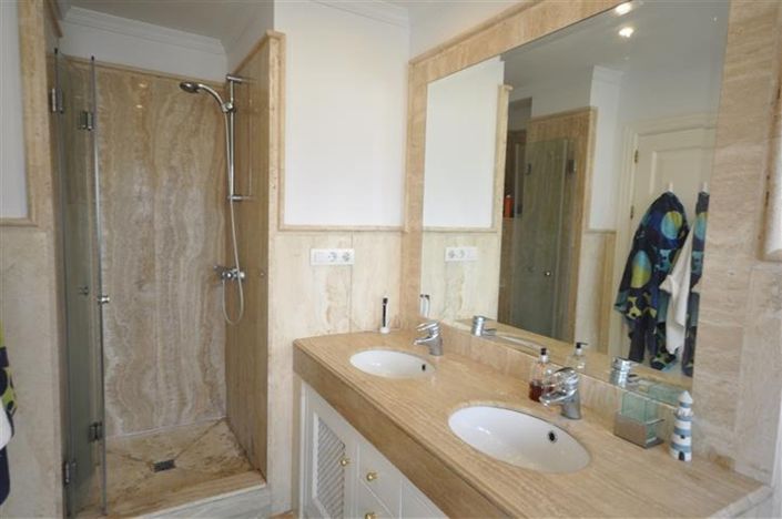 Image No.31-3 Bed Apartment for sale