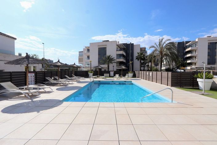 Image No.3-Jumelé de 3 chambres à vendre à Orihuela Costa