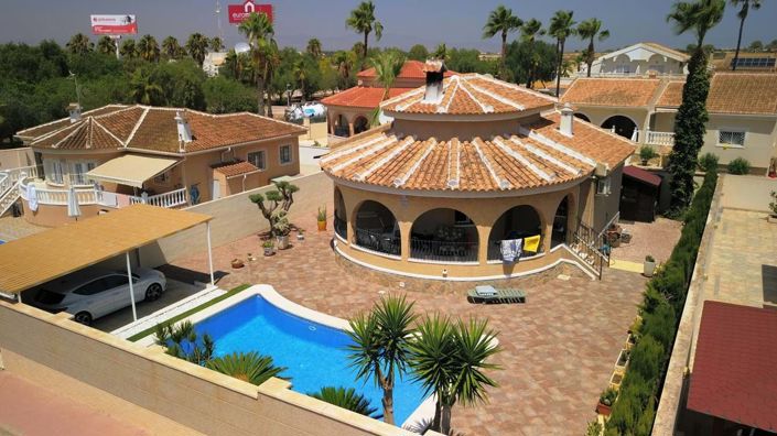 Image No.1-3 Bed Villa for sale