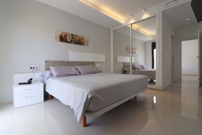 Image No.11-4 Bed Semi-Detached for sale